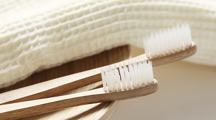 The plastic in your toothbrush can cause environmental harm! How to reduce the impact.
