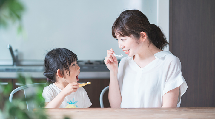 Knowing how to properly brush your teeth and floss is an important part of having good oral health. Learn the correct way to brush and floss your teeth.