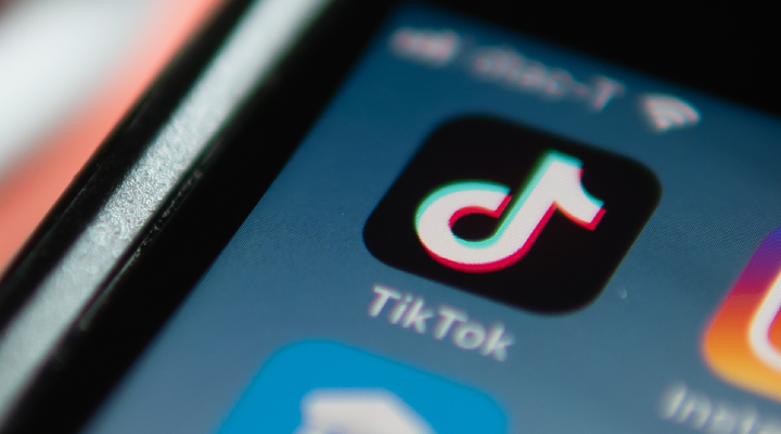 Charcoal toothpaste and lemon juice are some of the latest DIY teeth-whitening trends on TikTok. Learn about the risks of these trends and discover safe, dentist-approved methods for achieving a whiter smile.