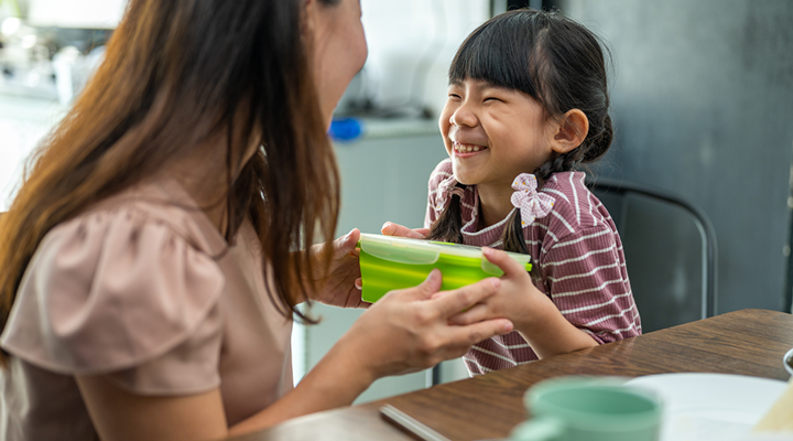 You might love whole grains and leafy greens, but getting your kids to show the same enthusiasm toward a healthy diet can be tricky. Here are some ways to encourage healthy eating for preschoolers.